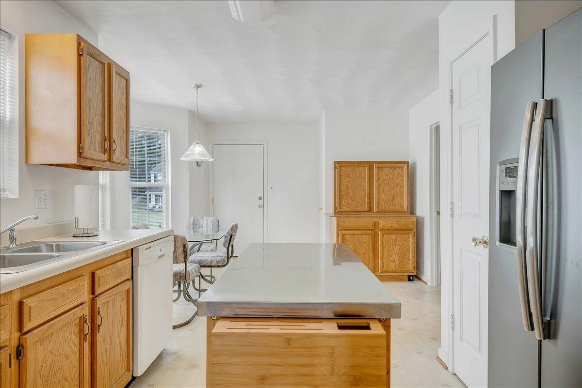 4633 Nevis DR - Photo 10