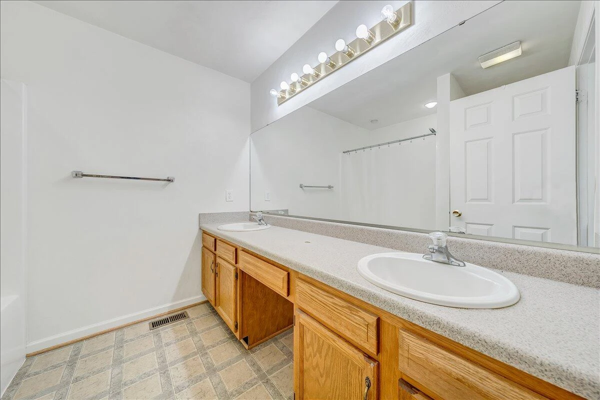 4633 Nevis DR - Photo 20