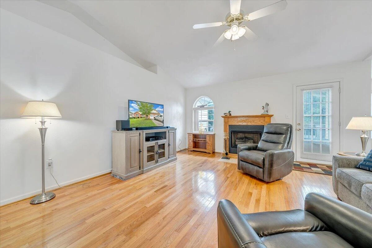 4633 Nevis DR - Photo 4