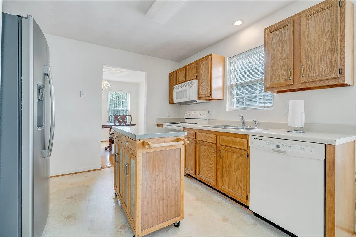 4633 Nevis DR - Photo 6