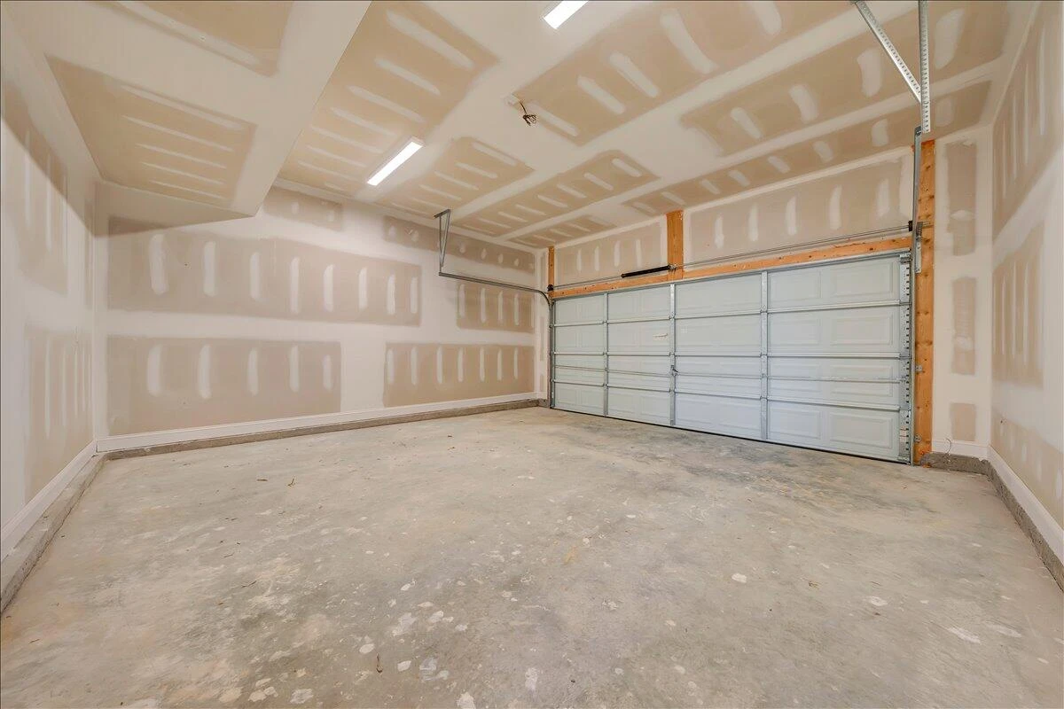 2825 Russlen DR - Photo 31