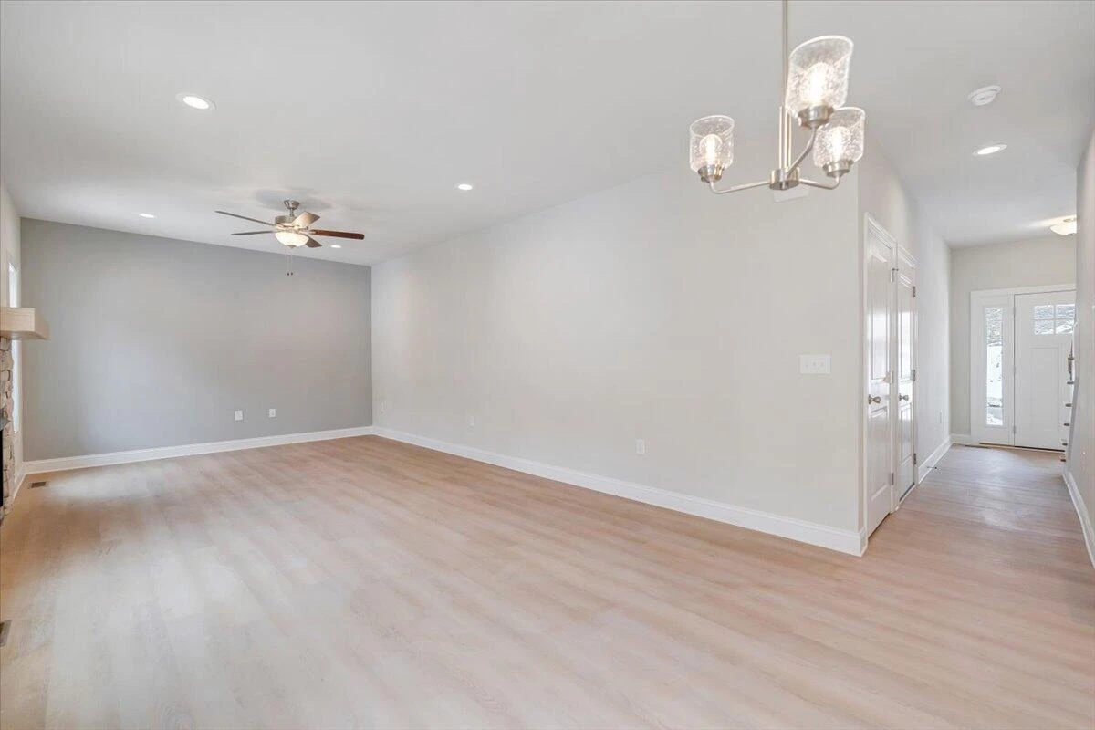 2817 Russlen DR - Photo 5