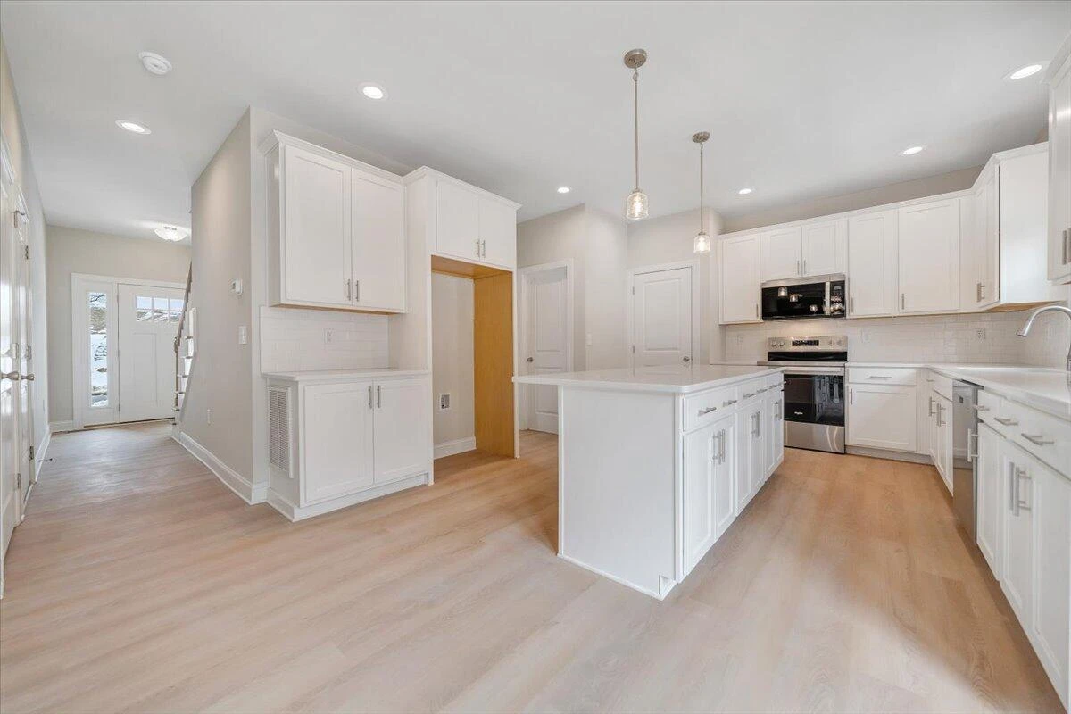 2821 Russlen DR - Photo 10