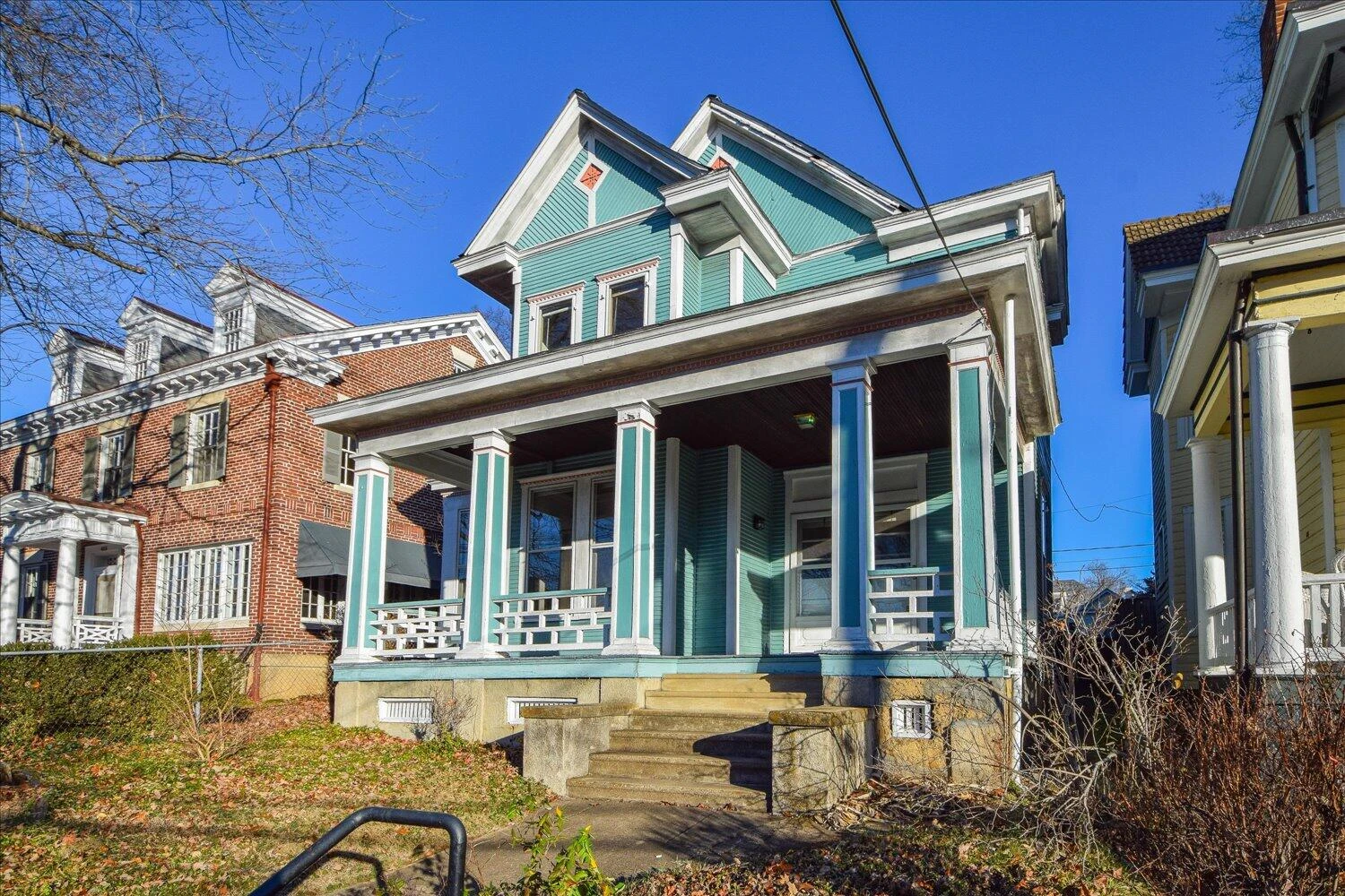 409 Allison AVE SW