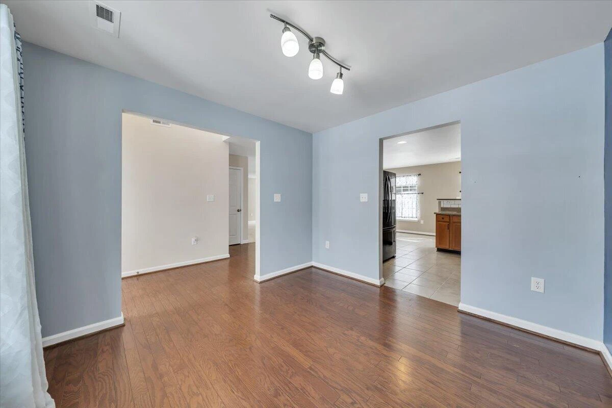 4323 Faircrest LN - Photo 5