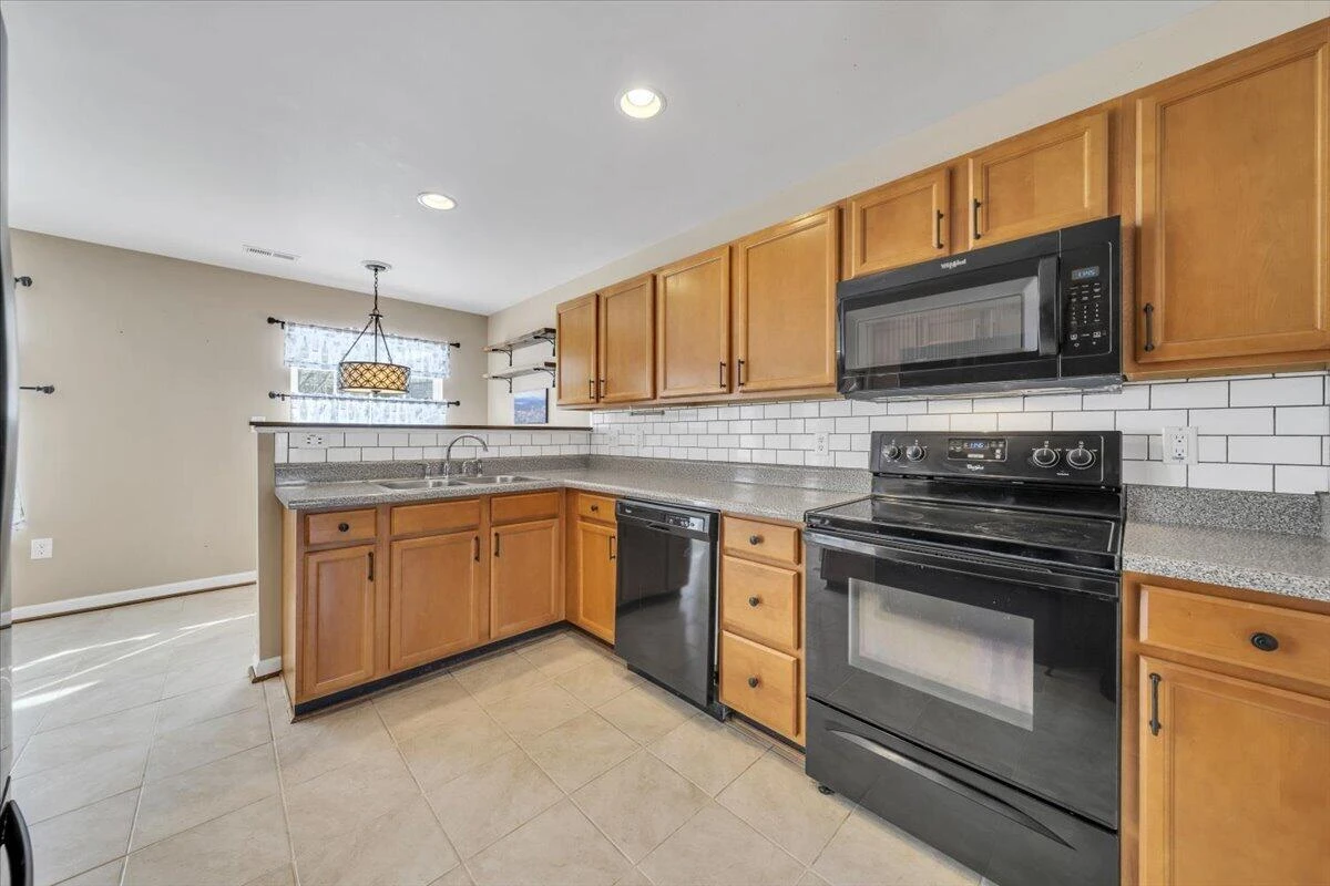 4323 Faircrest LN - Photo 7