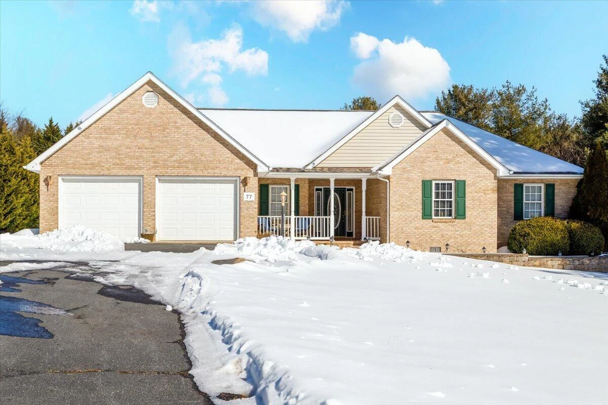 77 Rosebud LN