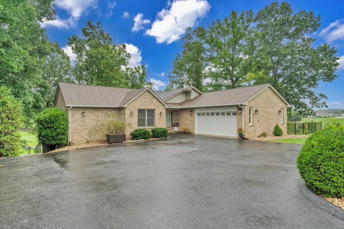 1037 Whitetail DR - Photo 2