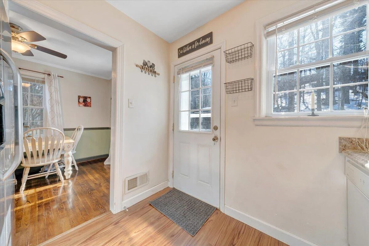 1868 Carlton RD SW - Photo 16