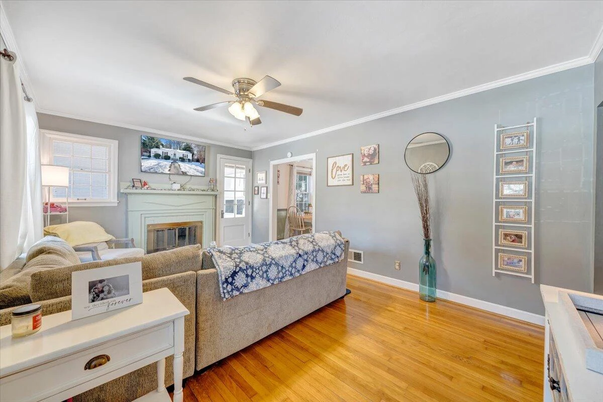 1868 Carlton RD SW - Photo 5