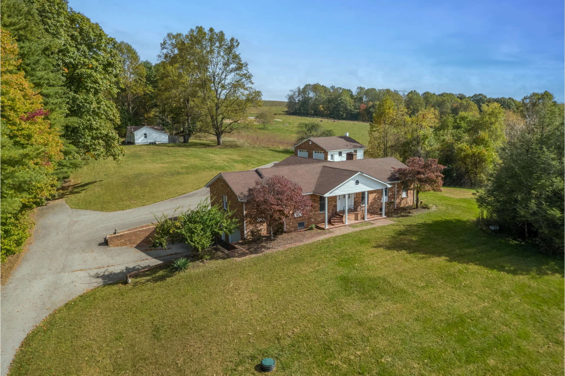 329 Parkway LN S - Photo 2