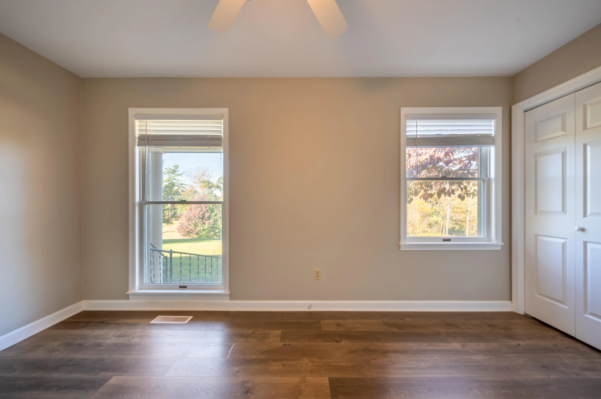 329 Parkway LN S - Photo 21