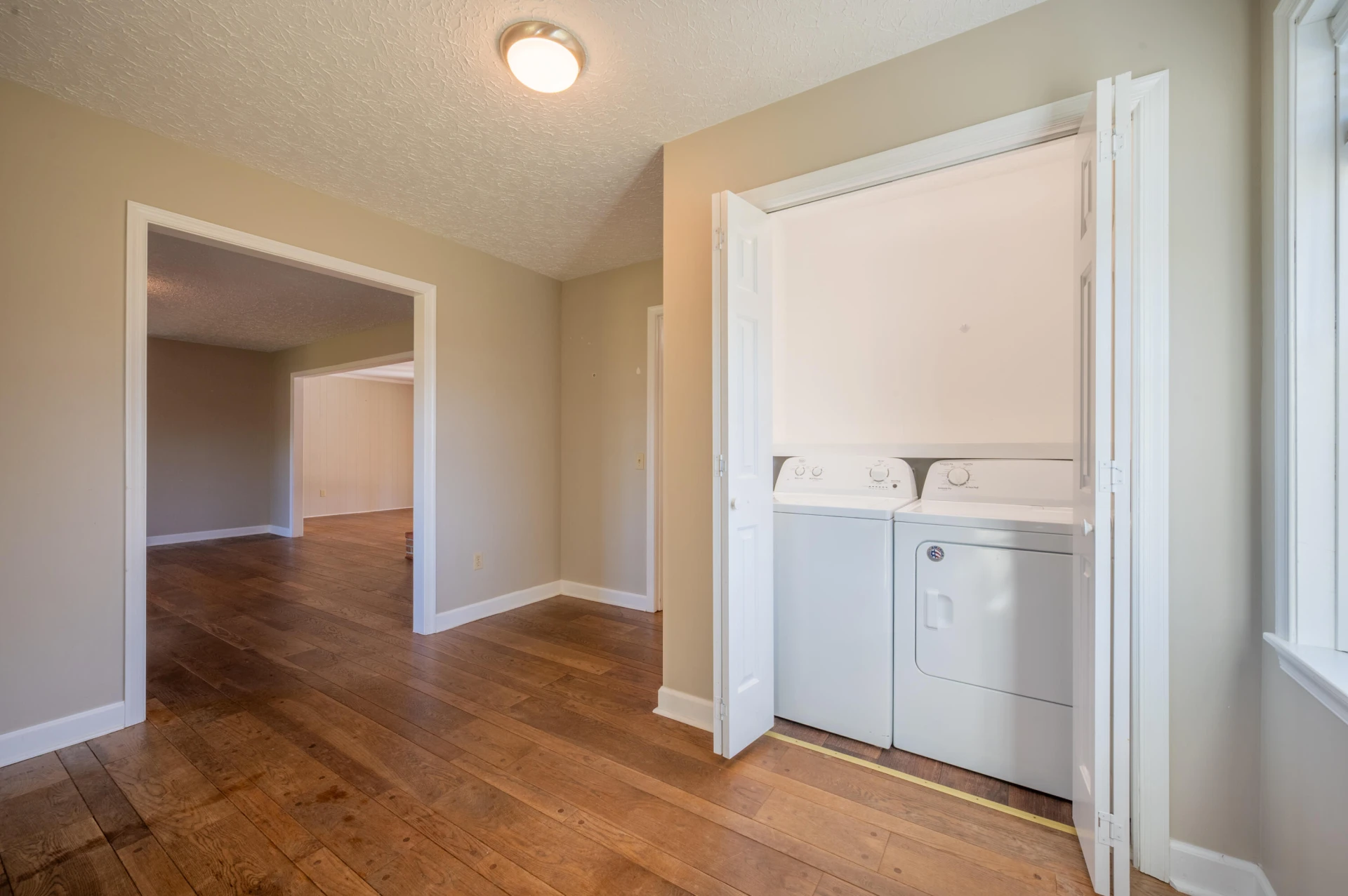 329 Parkway LN S - Photo 31