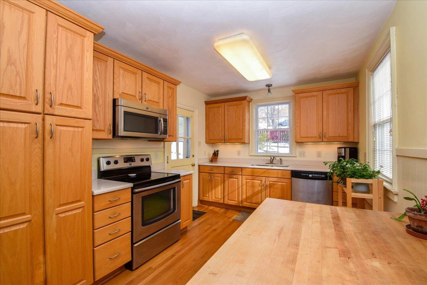 3108 Spring RD SW - Photo 2