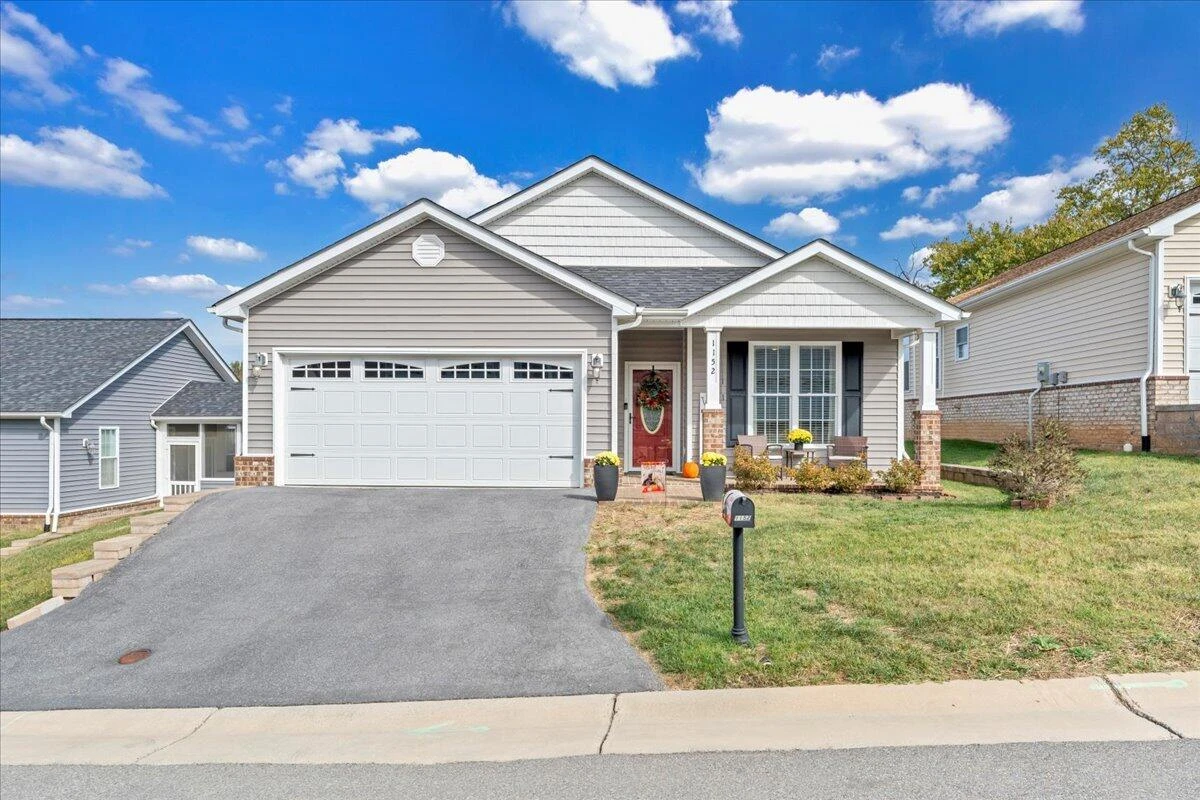 1152 Cardiff CT