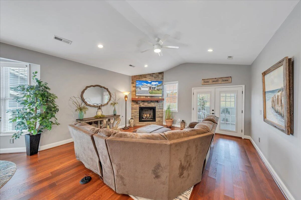 1152 Cardiff CT - Photo 12
