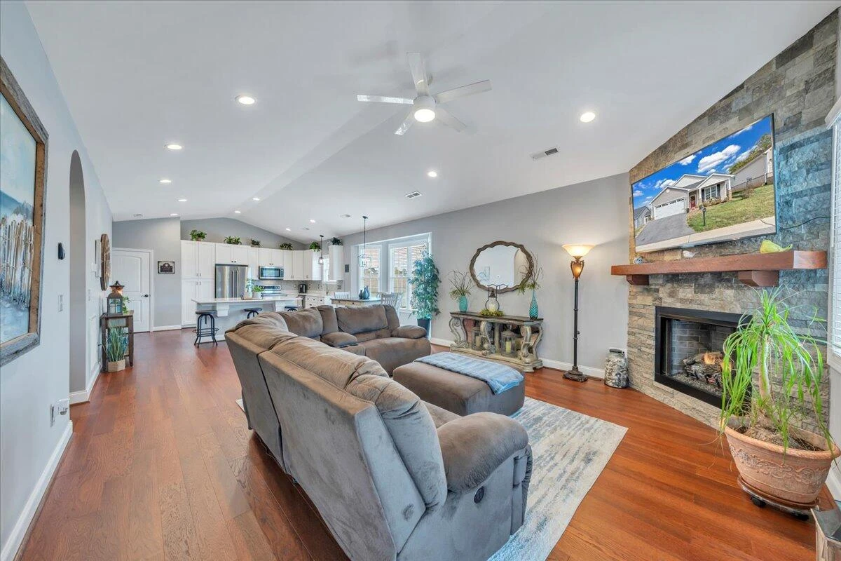 1152 Cardiff CT - Photo 14
