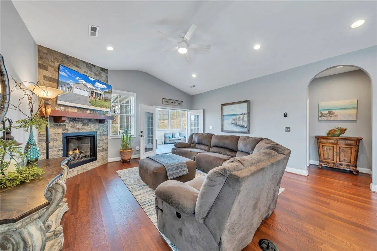 1152 Cardiff CT - Photo 15