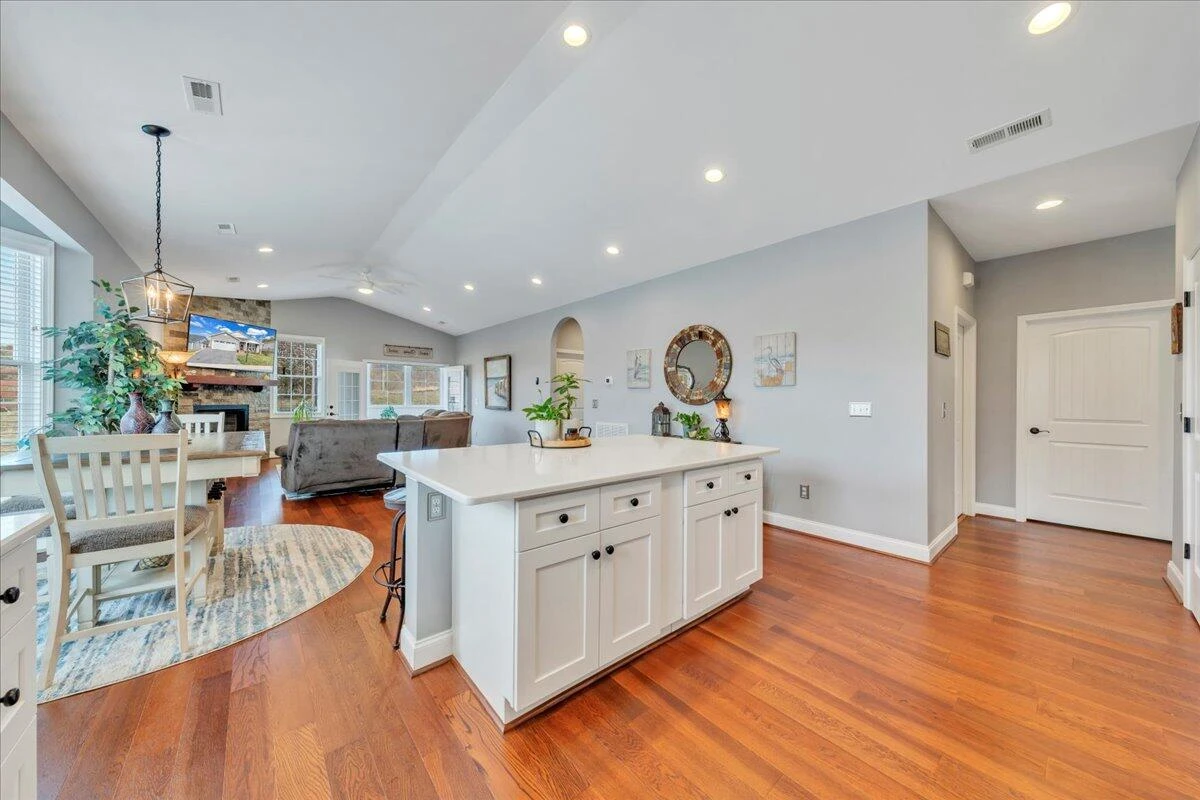 1152 Cardiff CT - Photo 8
