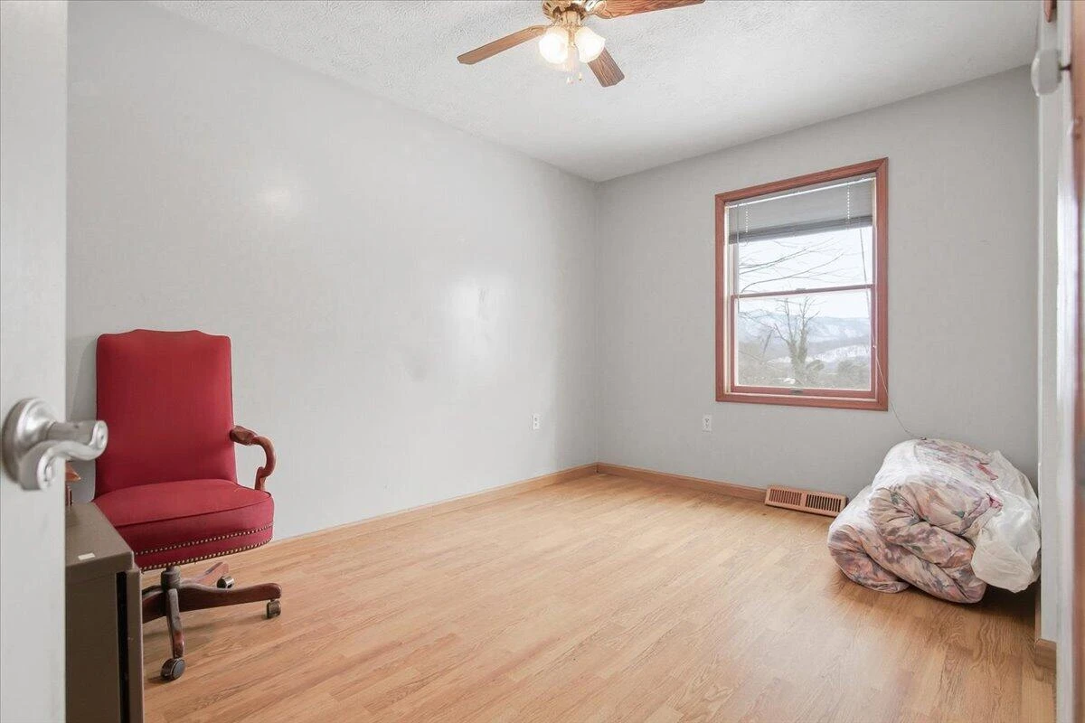 4600 Tobey RD - Photo 18