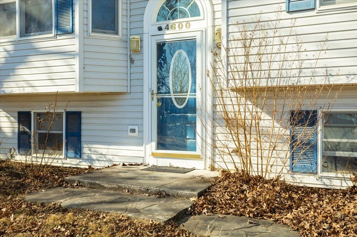 4600 Tobey RD - Photo 2