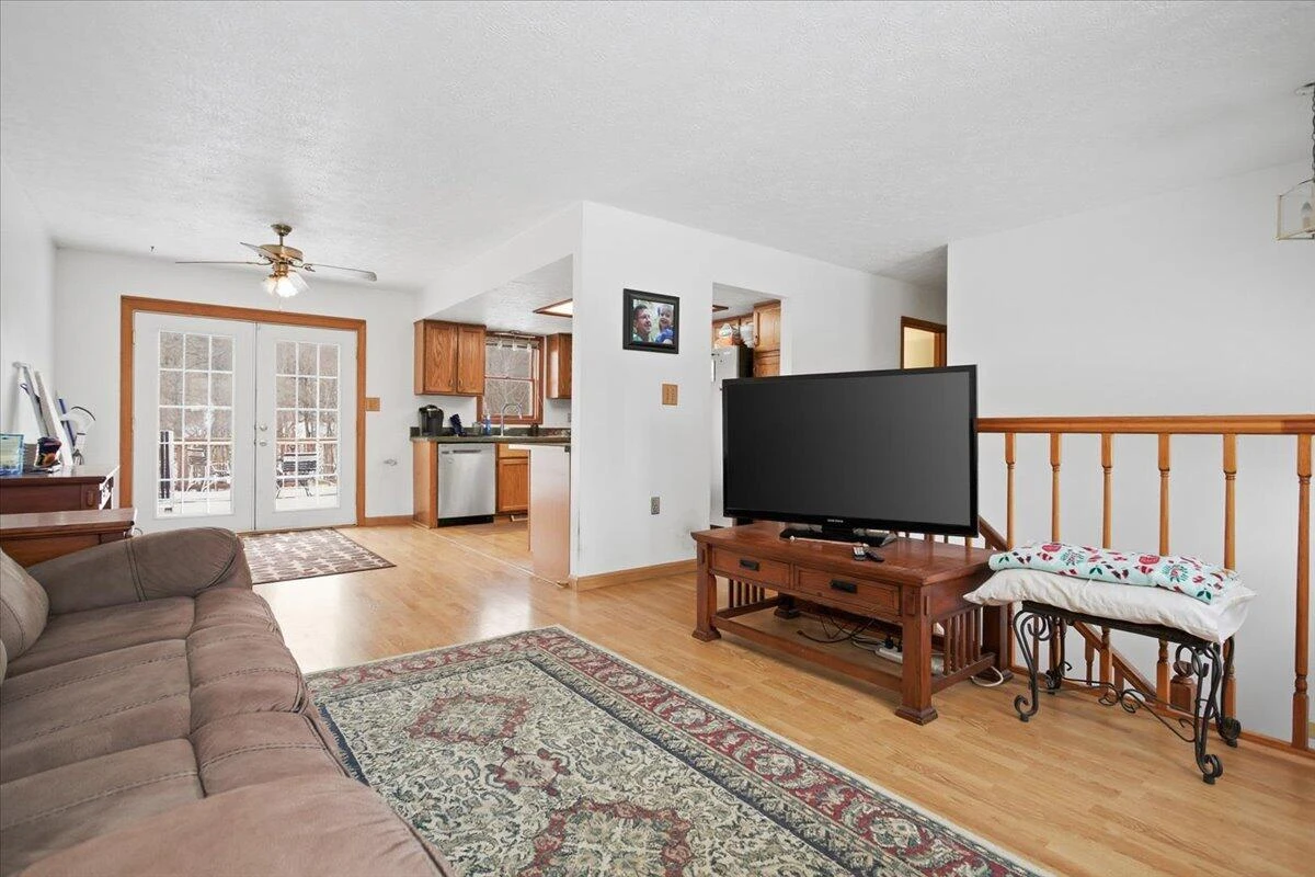 4600 Tobey RD - Photo 5