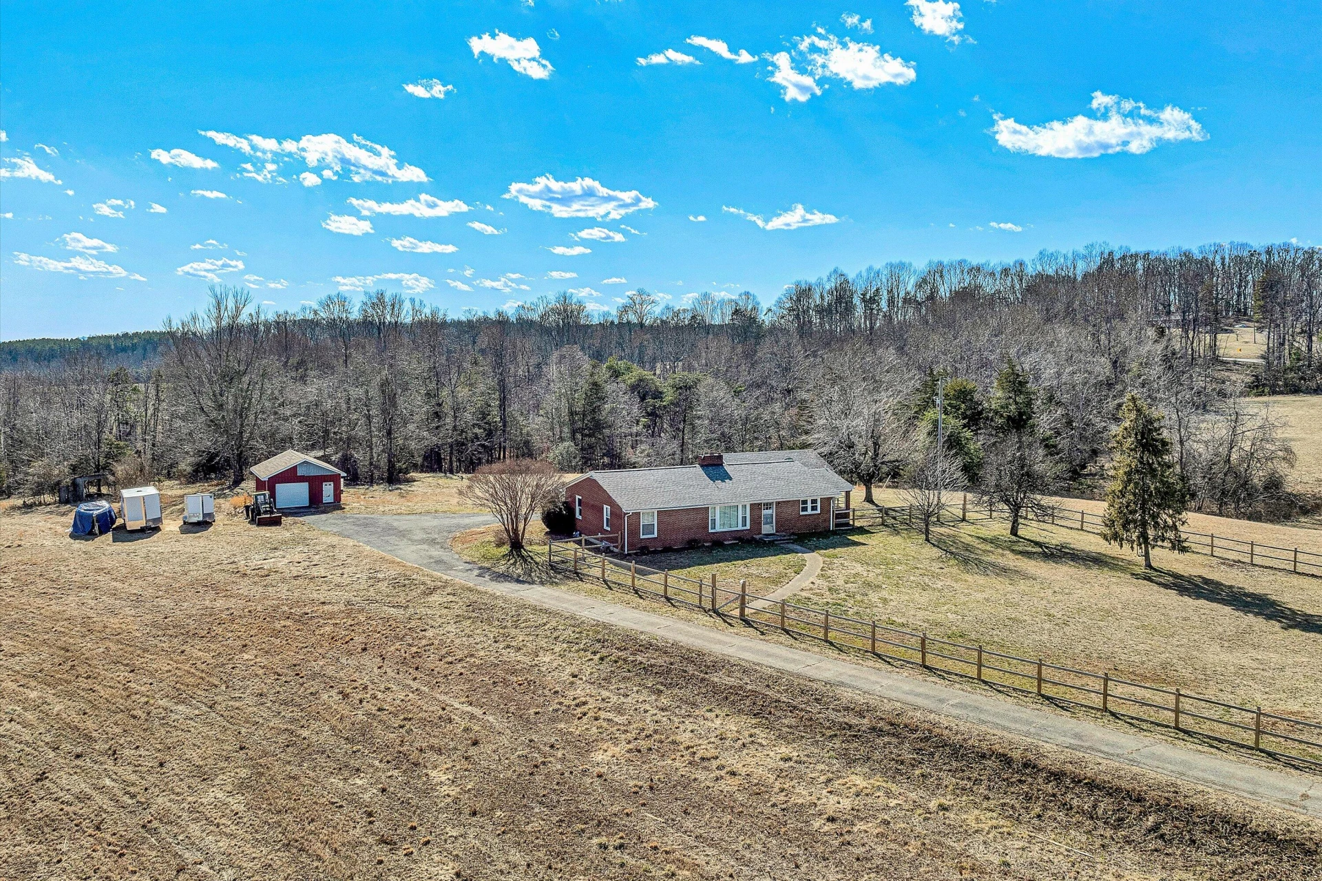 4015 White House RD - Photo 2