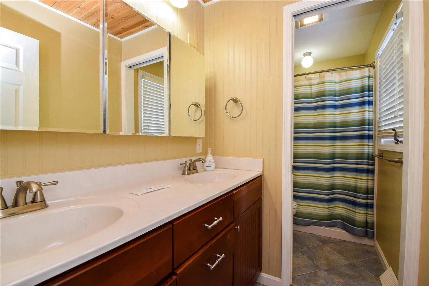 246 Pinehurst DR - Photo 13