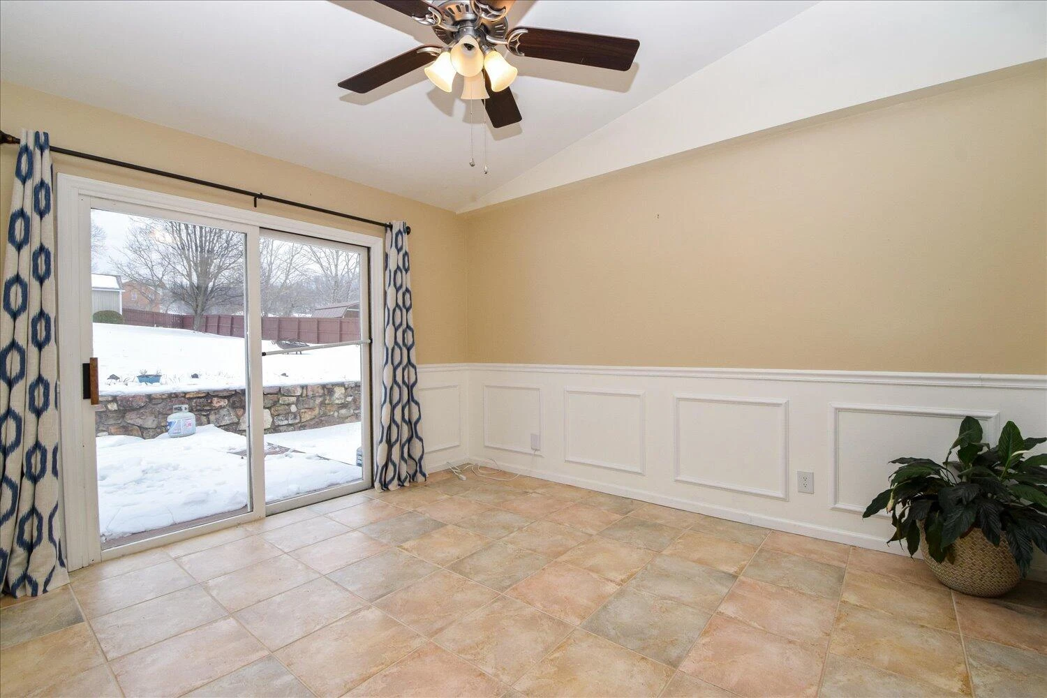 246 Pinehurst DR - Photo 9