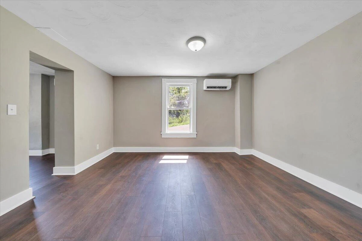 602 Rutherford AVE NW - Photo 11