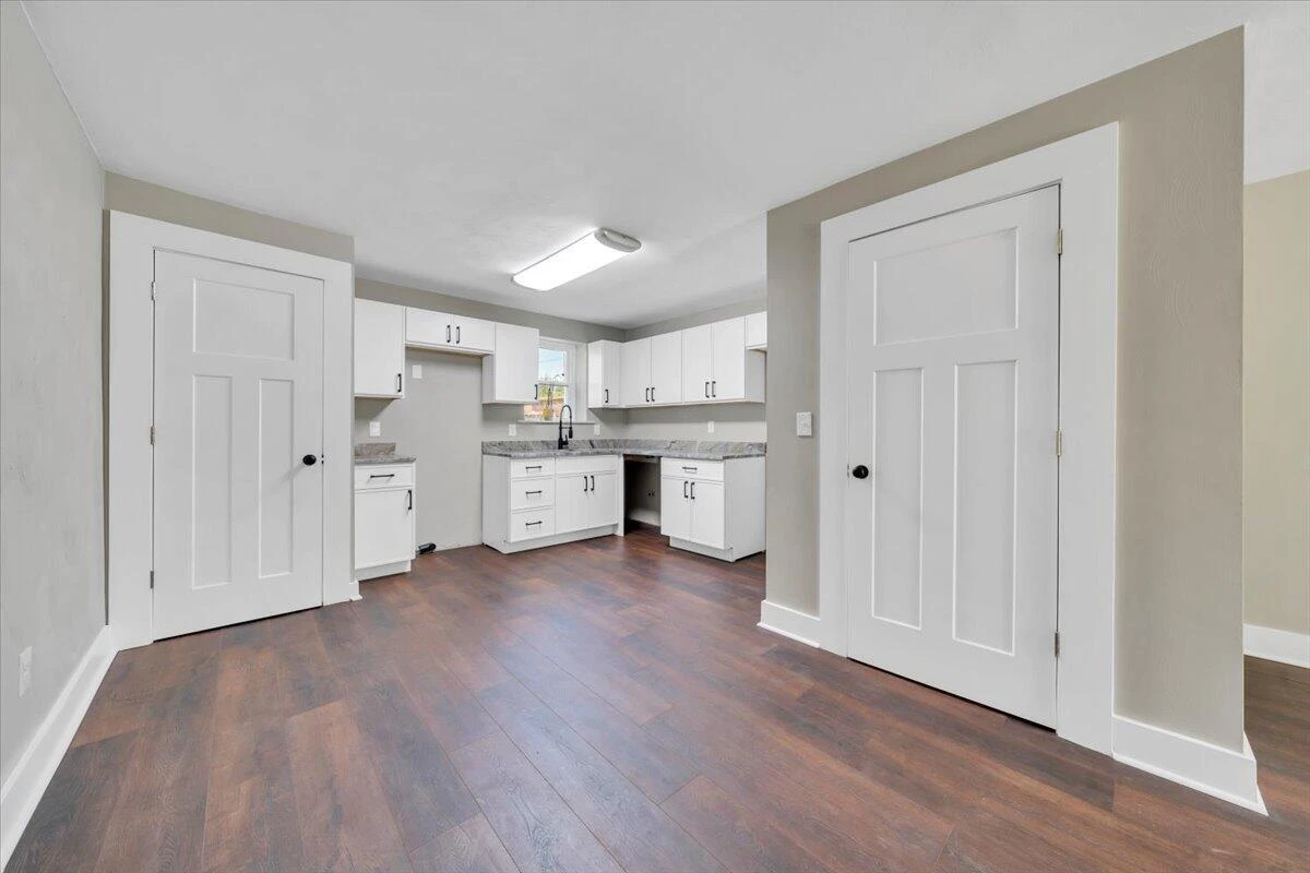602 Rutherford AVE NW - Photo 12