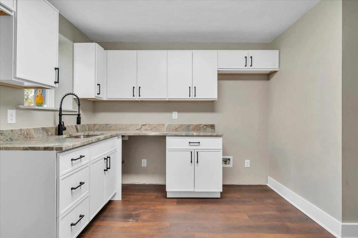 602 Rutherford AVE NW - Photo 16
