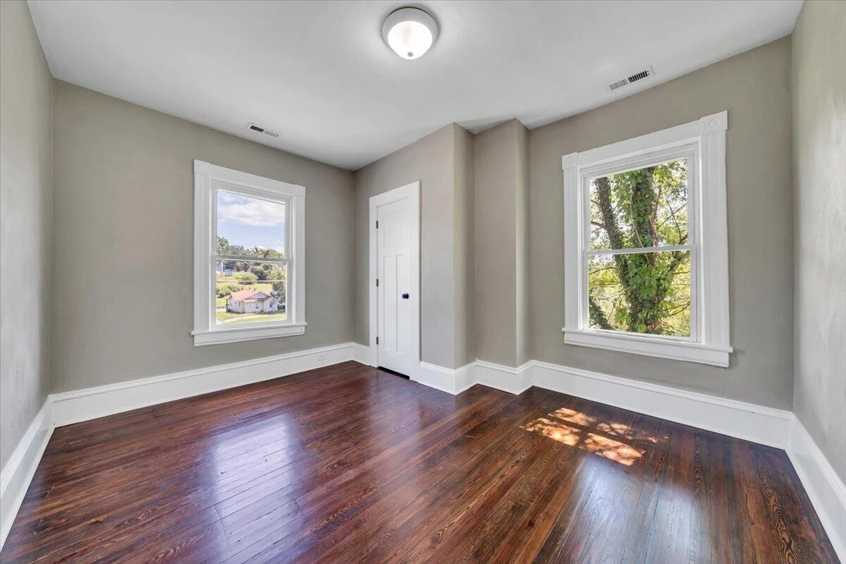 602 Rutherford AVE NW - Photo 25