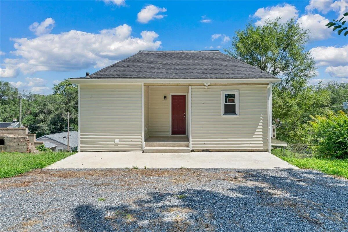 602 Rutherford AVE NW - Photo 33