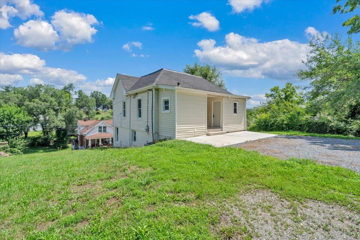 602 Rutherford AVE NW - Photo 36