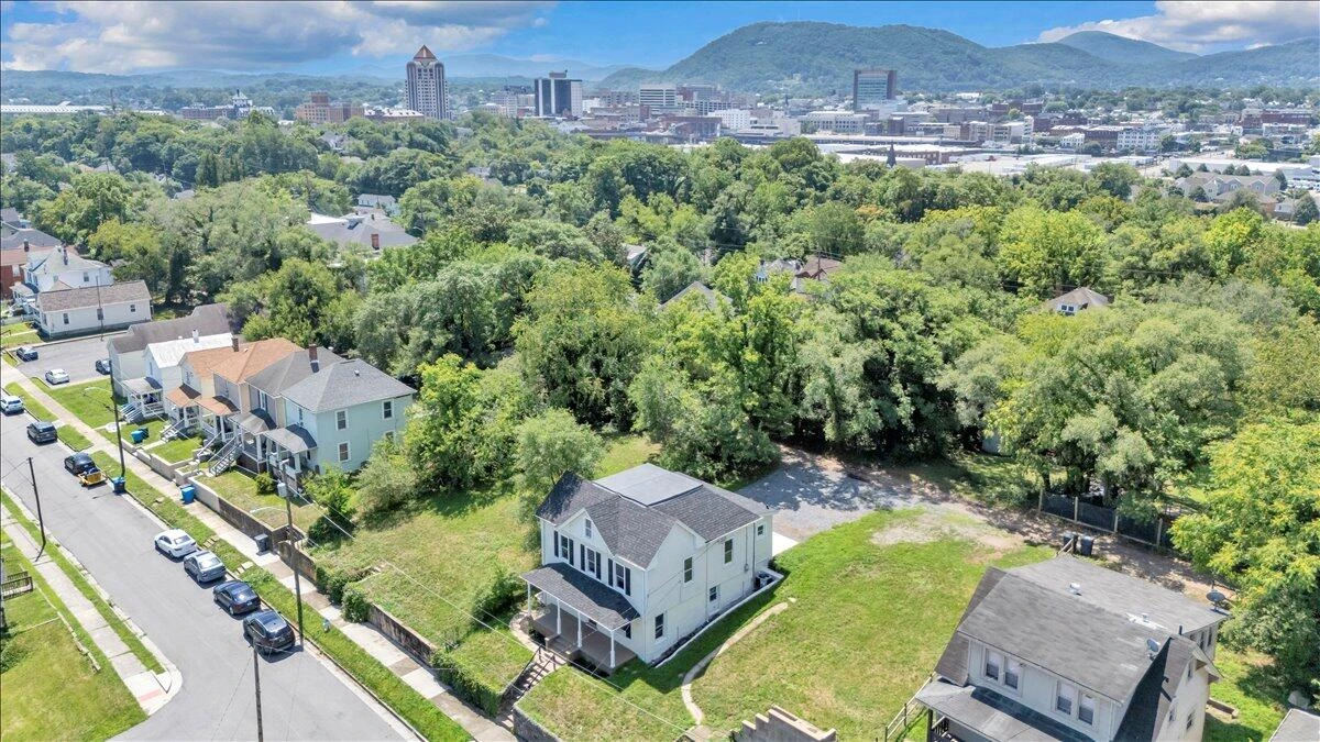 602 Rutherford AVE NW - Photo 38