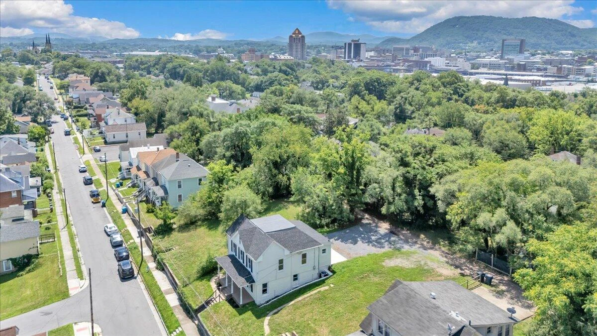 602 Rutherford AVE NW - Photo 39