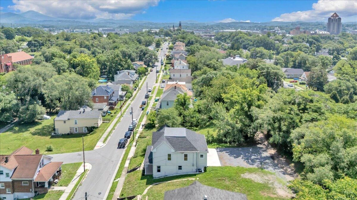 602 Rutherford AVE NW - Photo 40