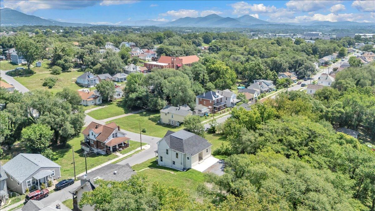 602 Rutherford AVE NW - Photo 41