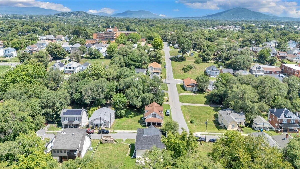 602 Rutherford AVE NW - Photo 42