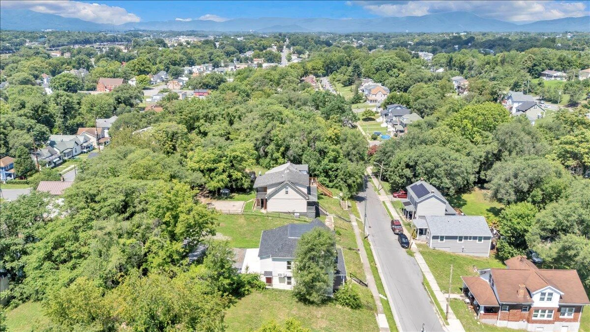 602 Rutherford AVE NW - Photo 44