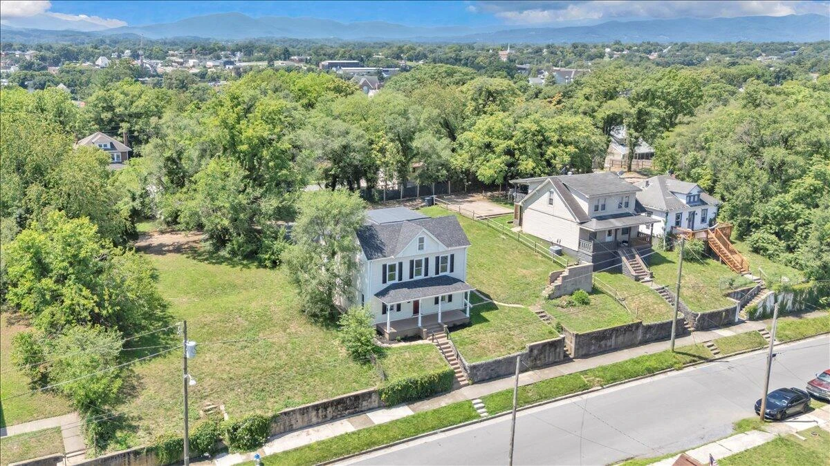 602 Rutherford AVE NW - Photo 45