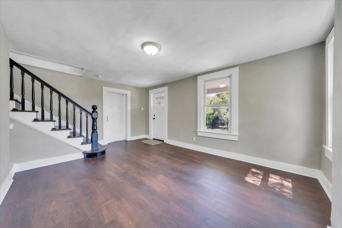602 Rutherford AVE NW - Photo 6