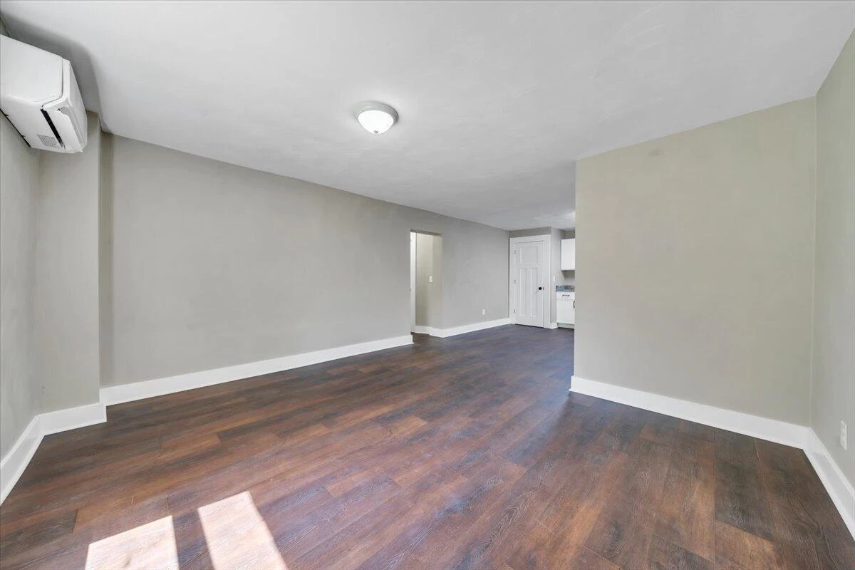602 Rutherford AVE NW - Photo 9