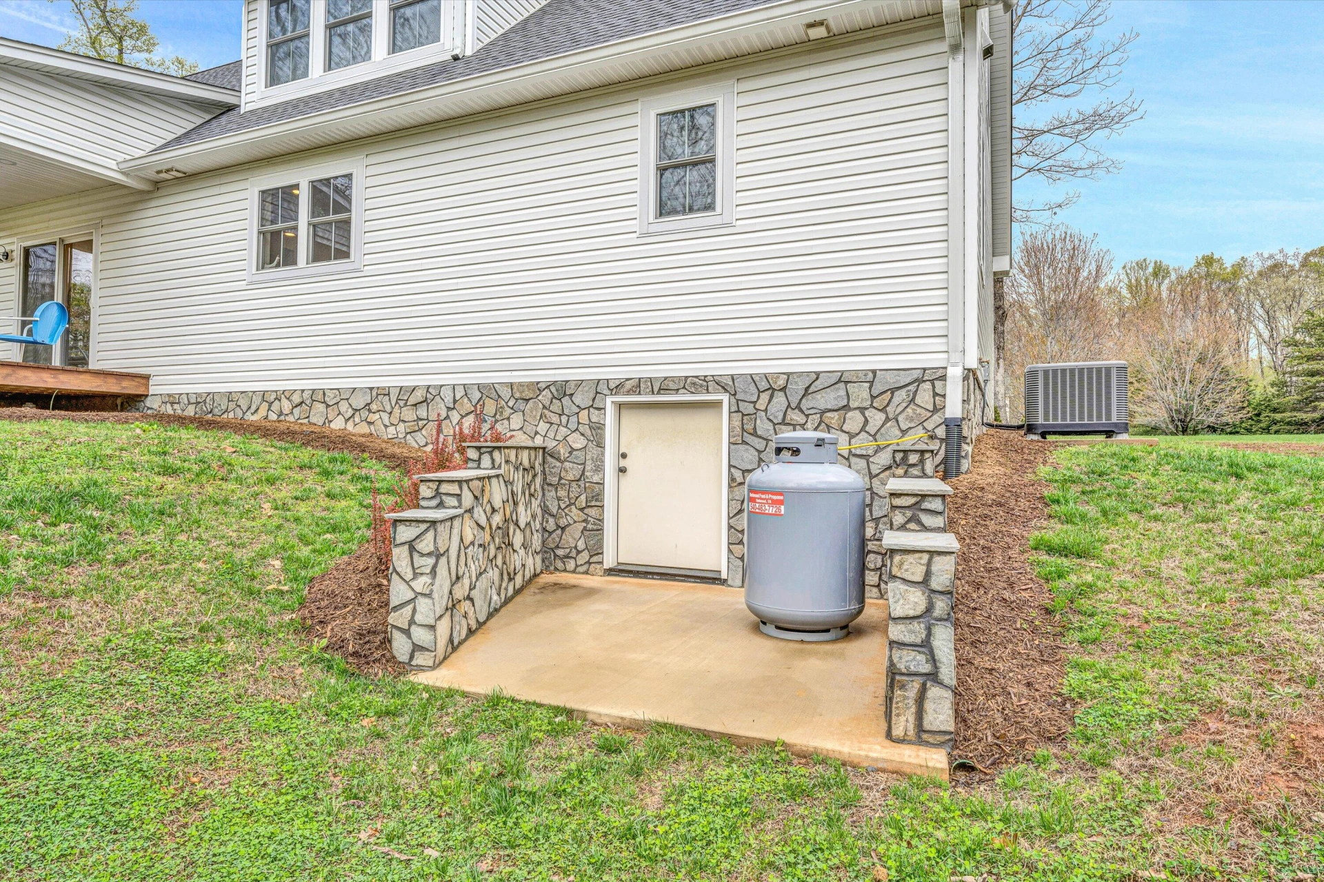389 Carroll DR - Photo 33