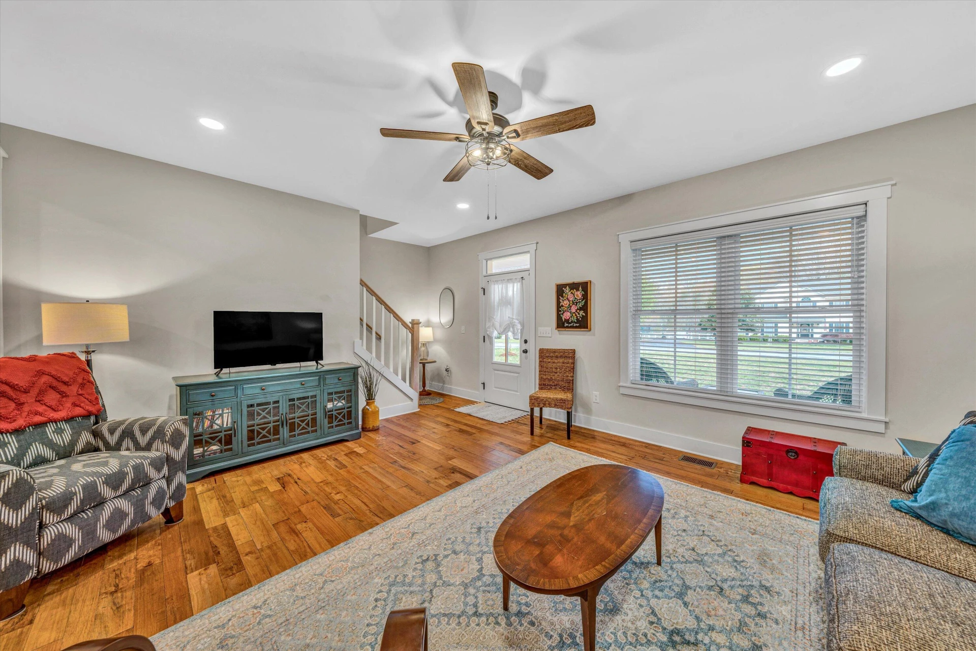 389 Carroll DR - Photo 8