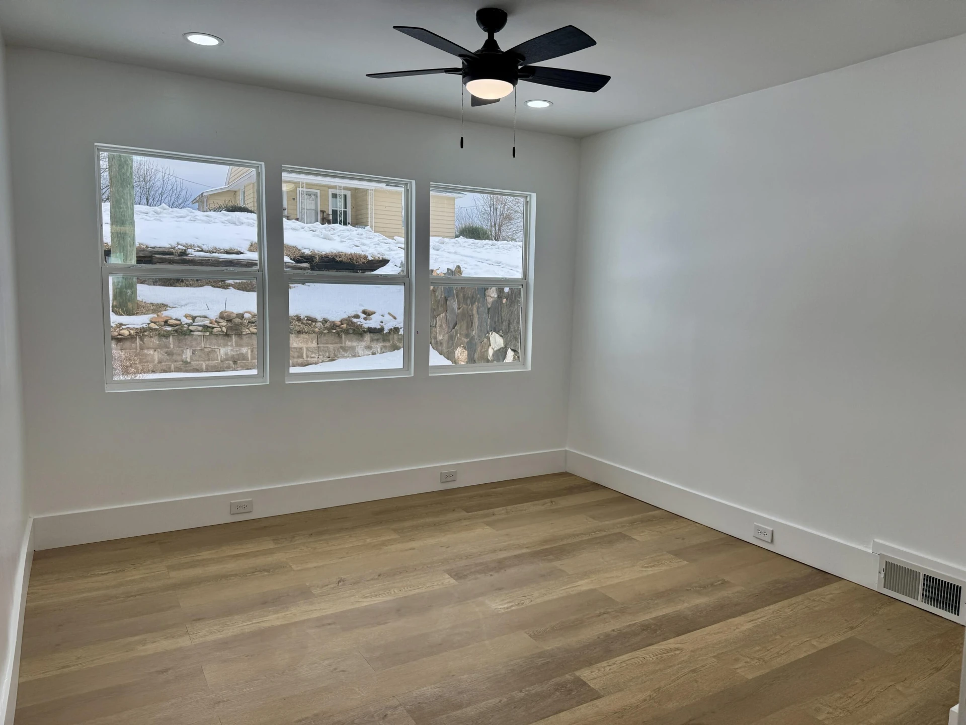 55 Hill ST - Photo 15