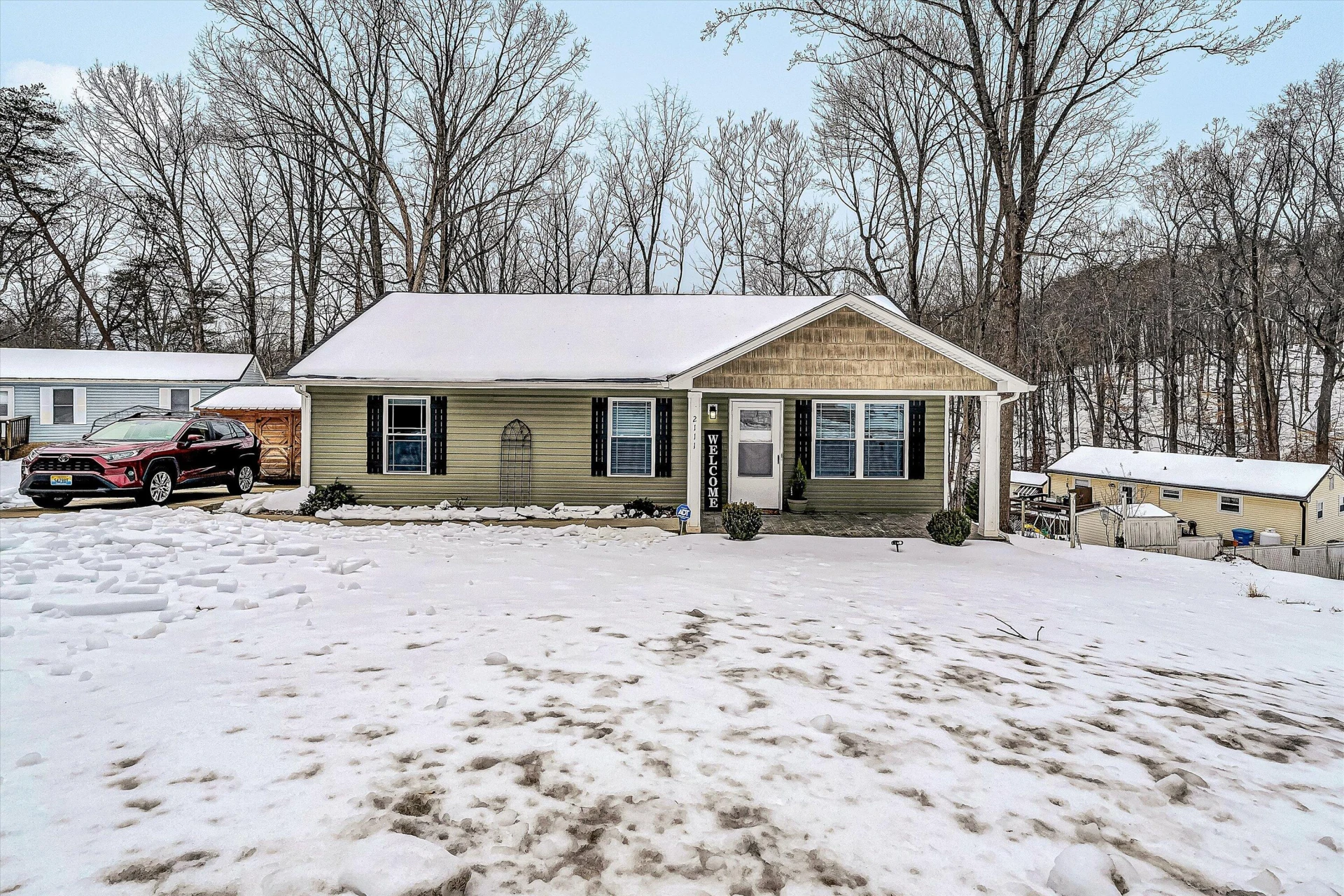 2111 Woodland RD SE
