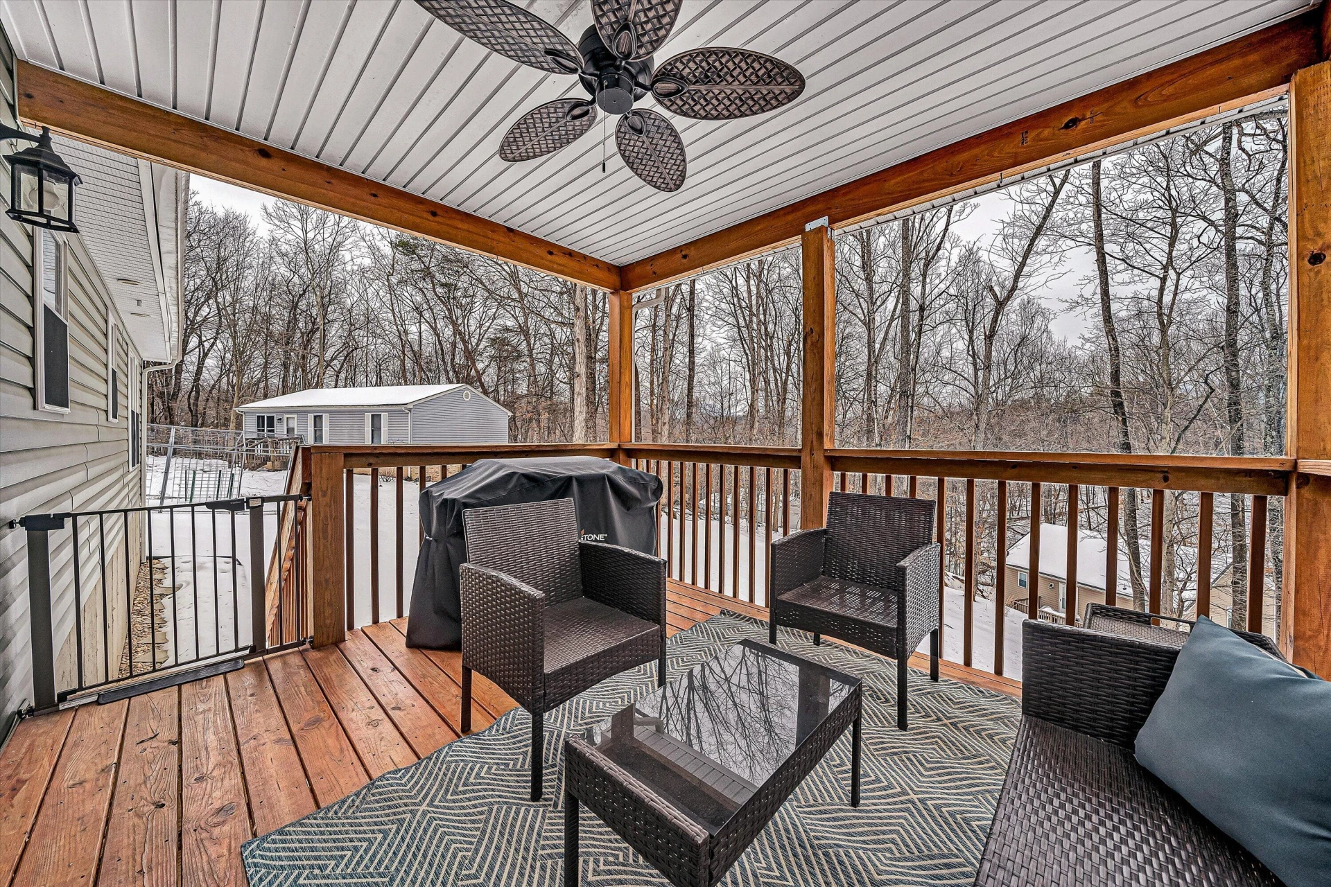 2111 Woodland RD SE - Photo 13