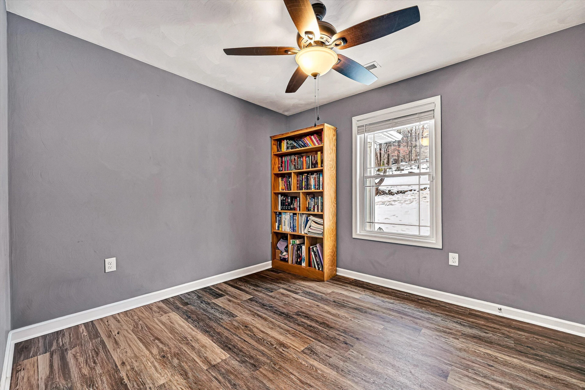 2111 Woodland RD SE - Photo 15